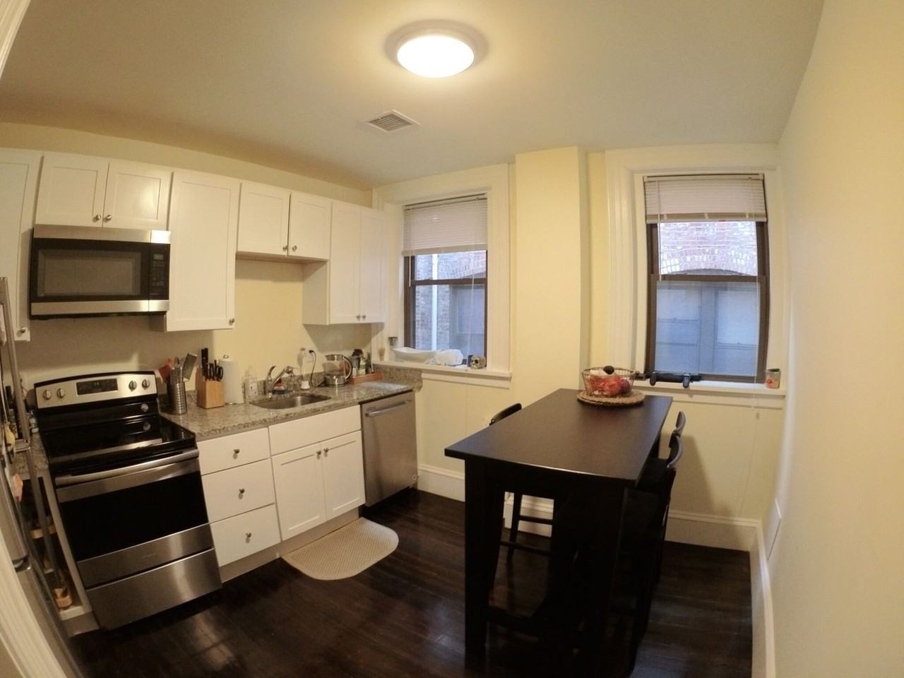 1451 Beacon St - Photo 7 of 9