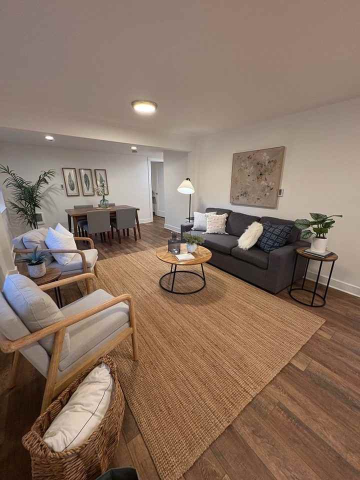 4563 NE 47th Ave. - Photo 3 of 34
