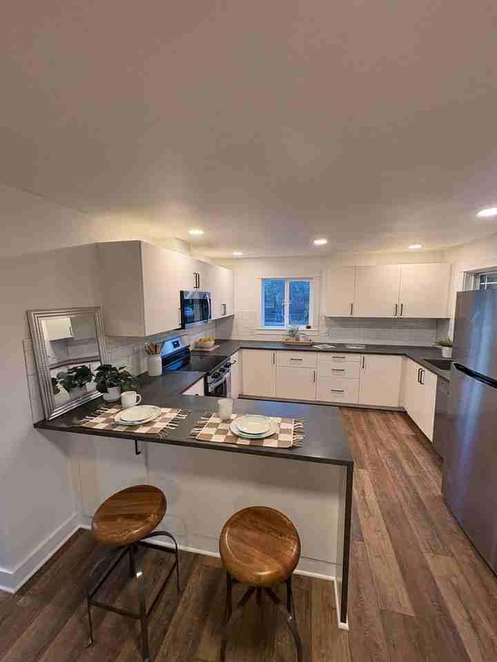4563 NE 47th Ave. - Photo 4 of 34