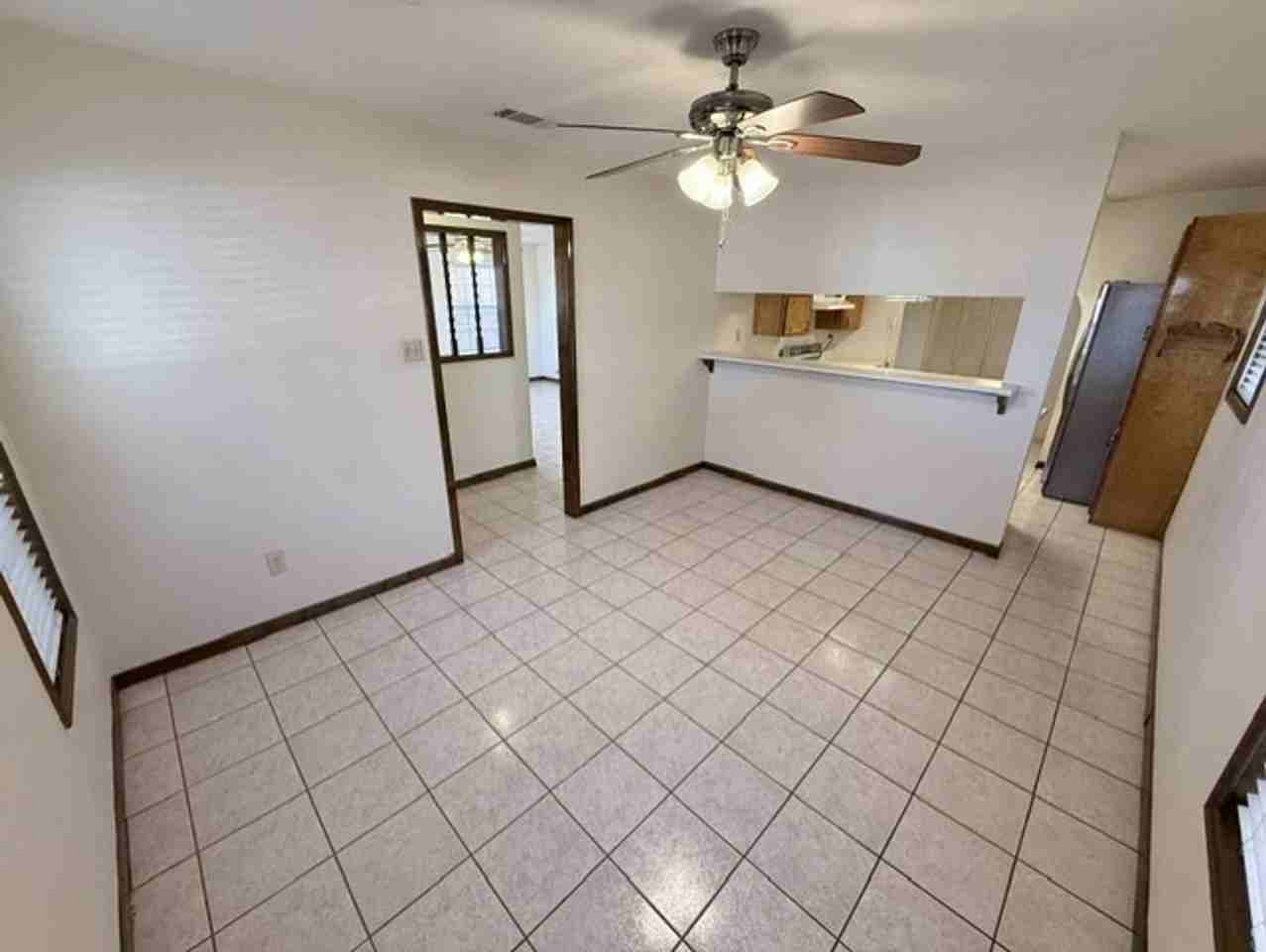 1817 E Lyon St - Photo 5 of 19