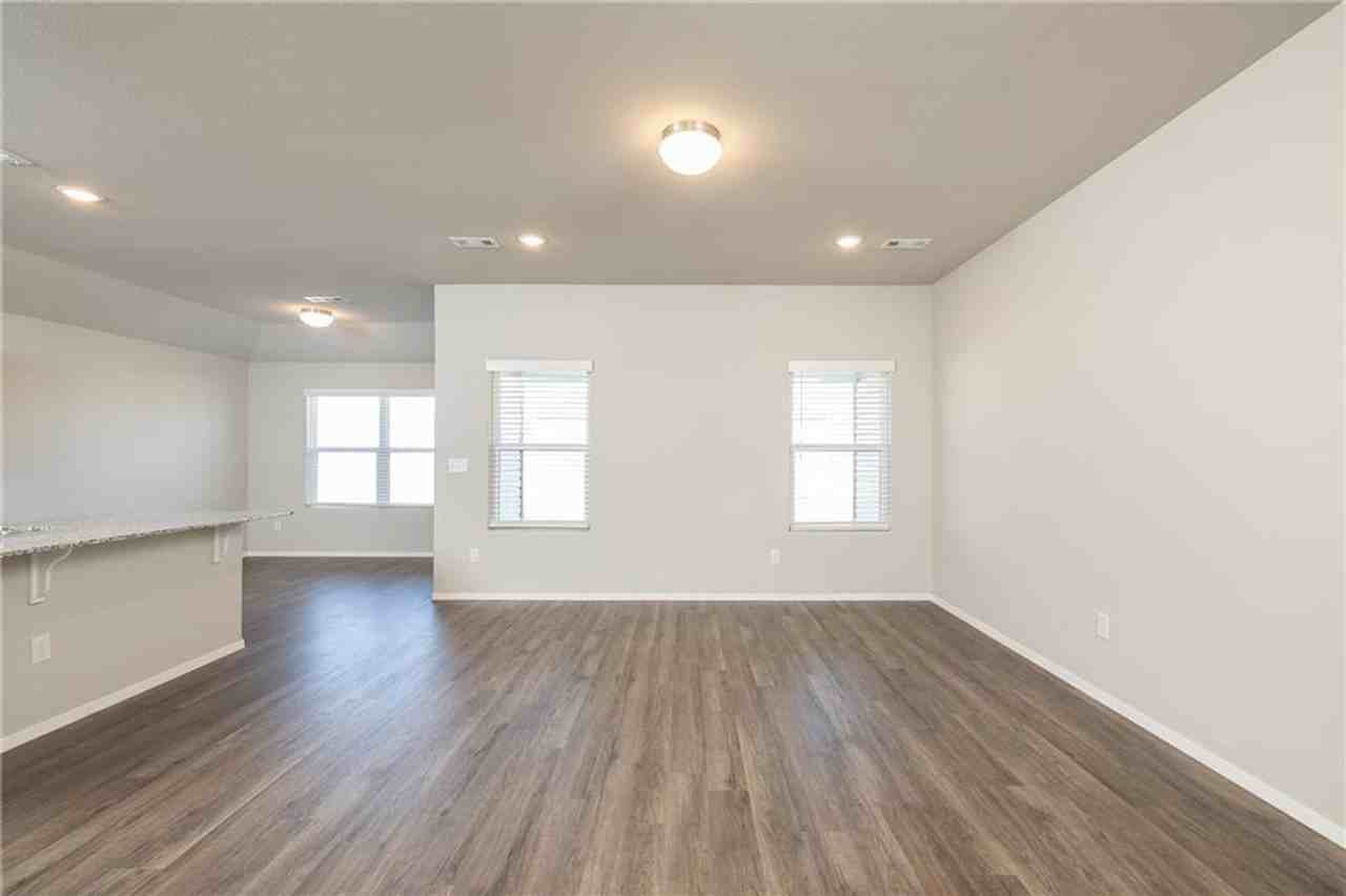 2701 Bauer St - Photo 2 of 22