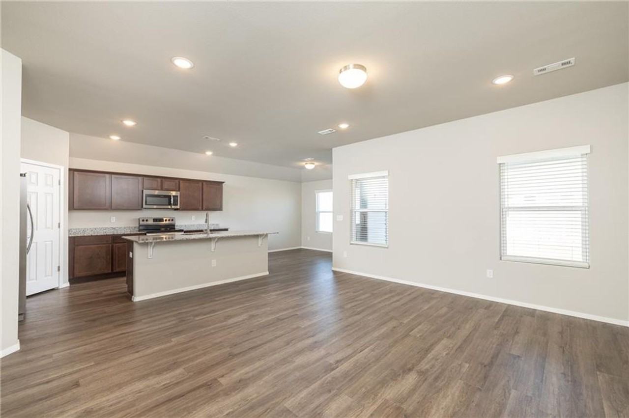 2701 Bauer St - Photo 3 of 22