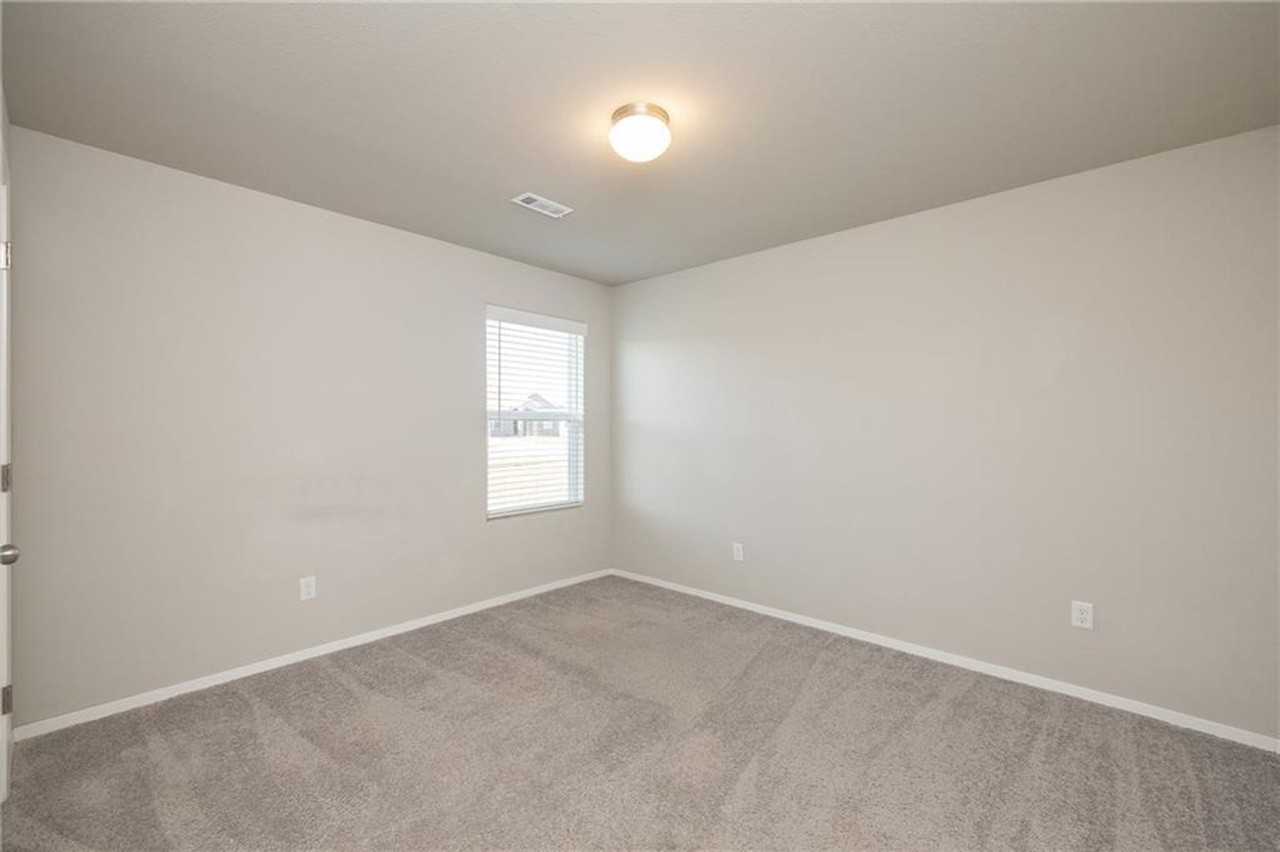 2701 Bauer St - Photo 7 of 22