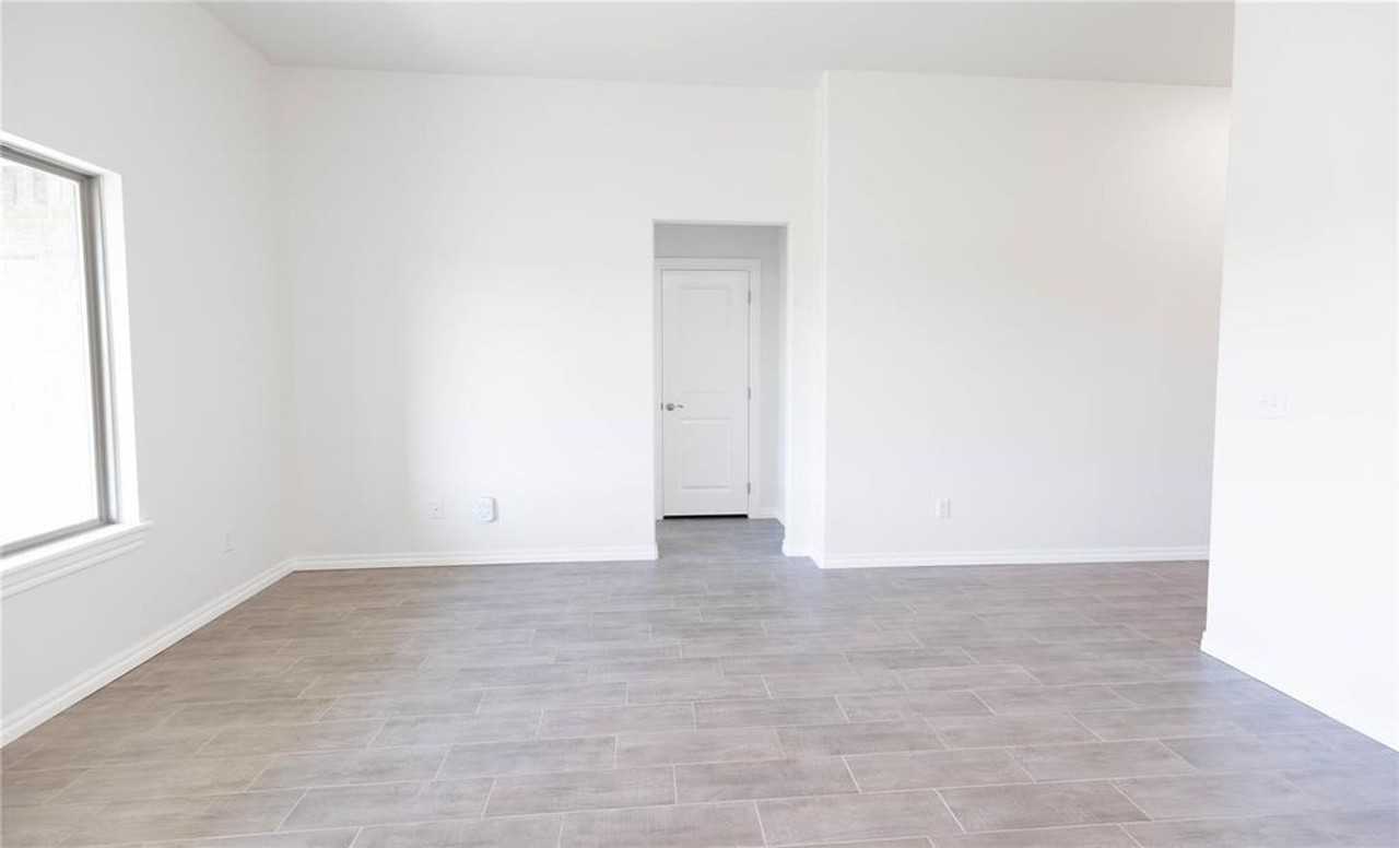 12324 Sw 32nd St - Photo 5 of 15