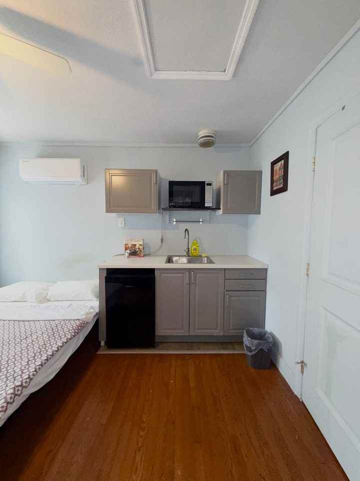 407 N Shine Ave - Photo 2 of 18
