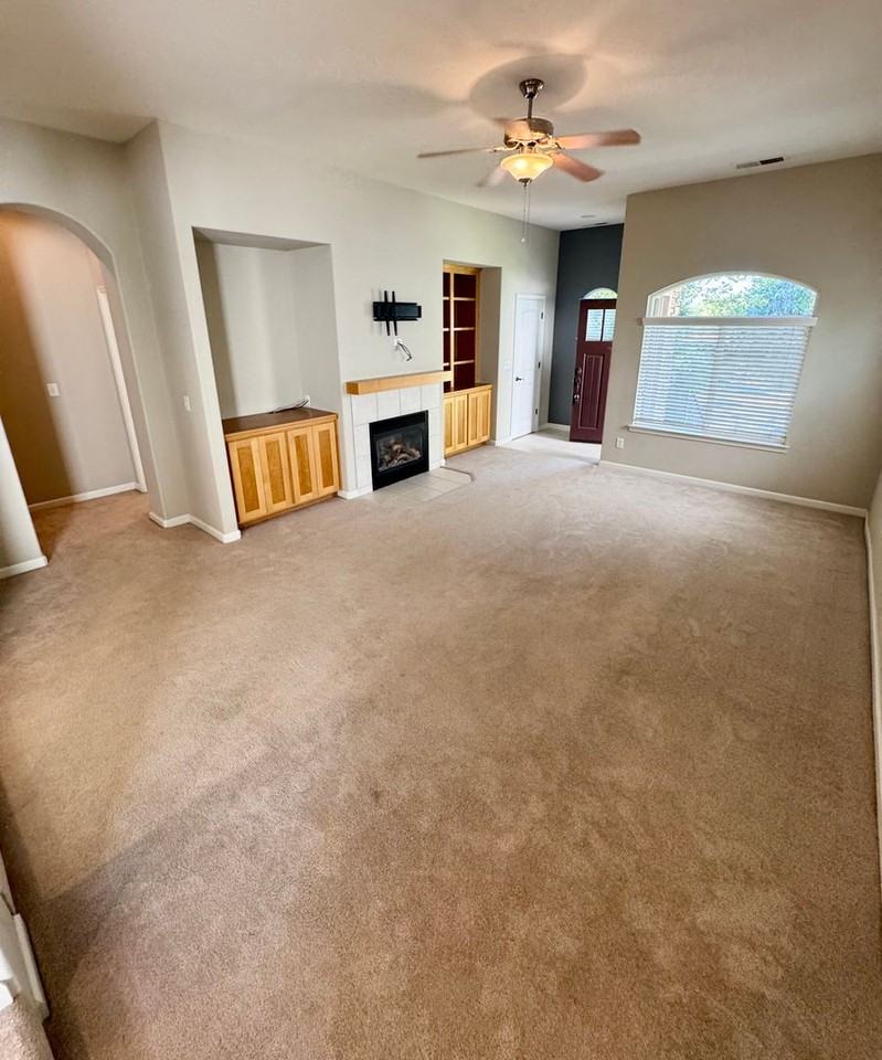 1331 Yosemite Dr - Photo 3 of 18