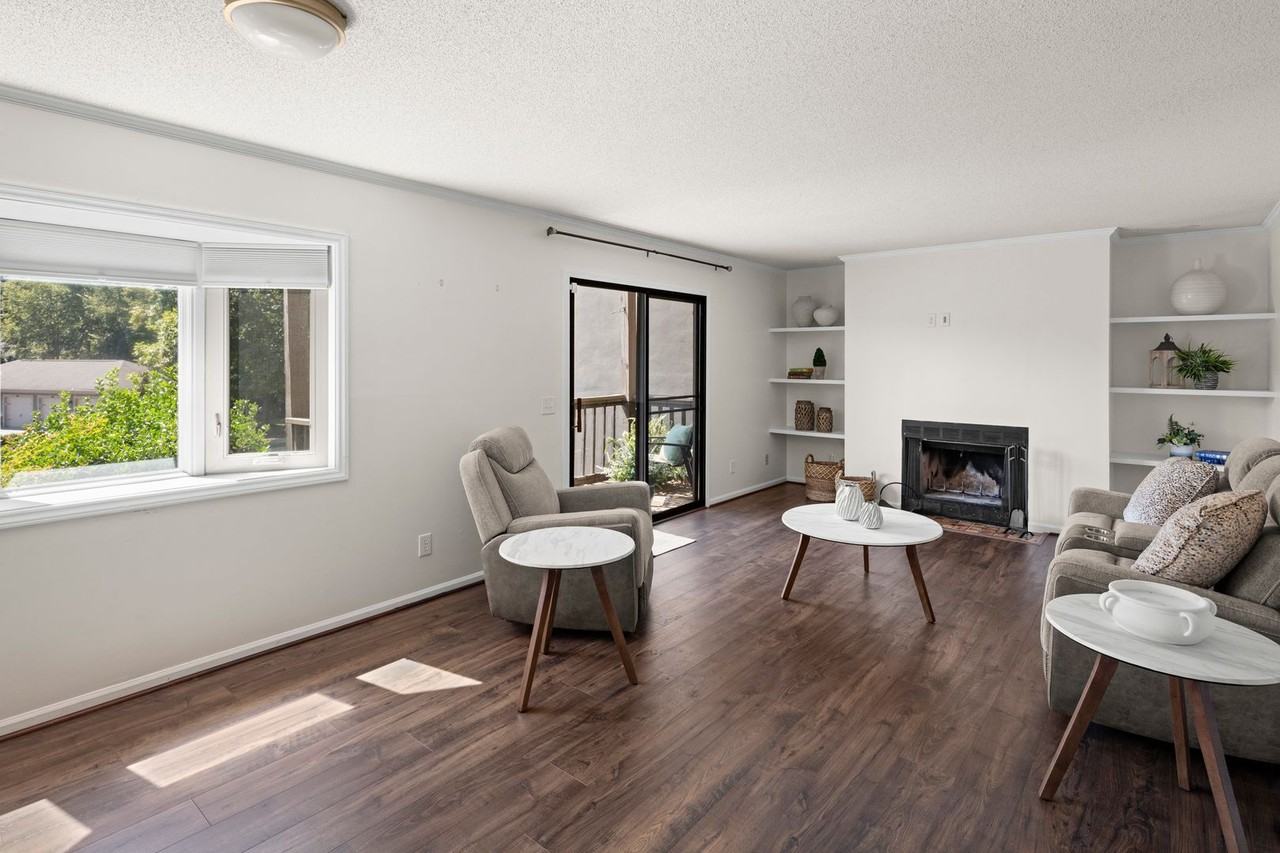 201 Racquet Club Rd #15 - Photo 5 of 31