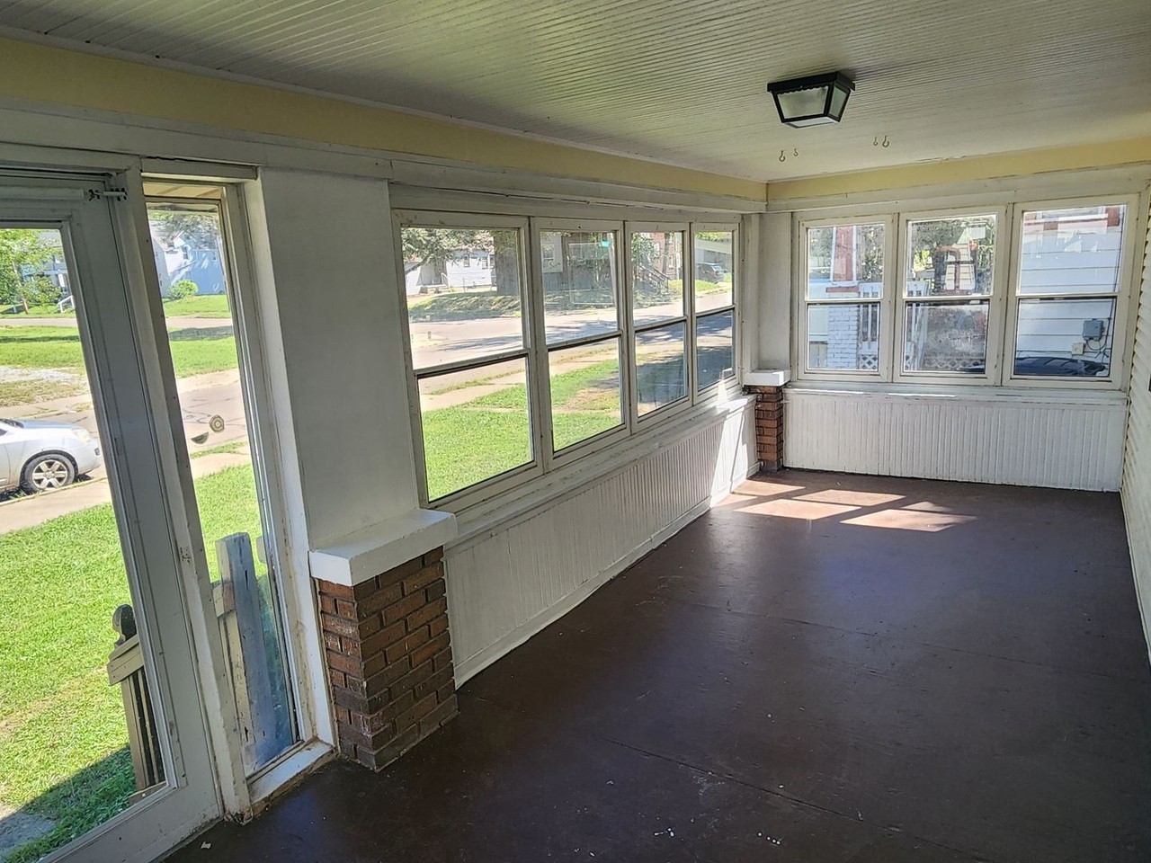 322 Madison Ave - Photo 3 of 12
