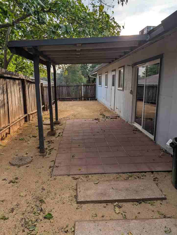 4904 Shasta St - Photo 6 of 20