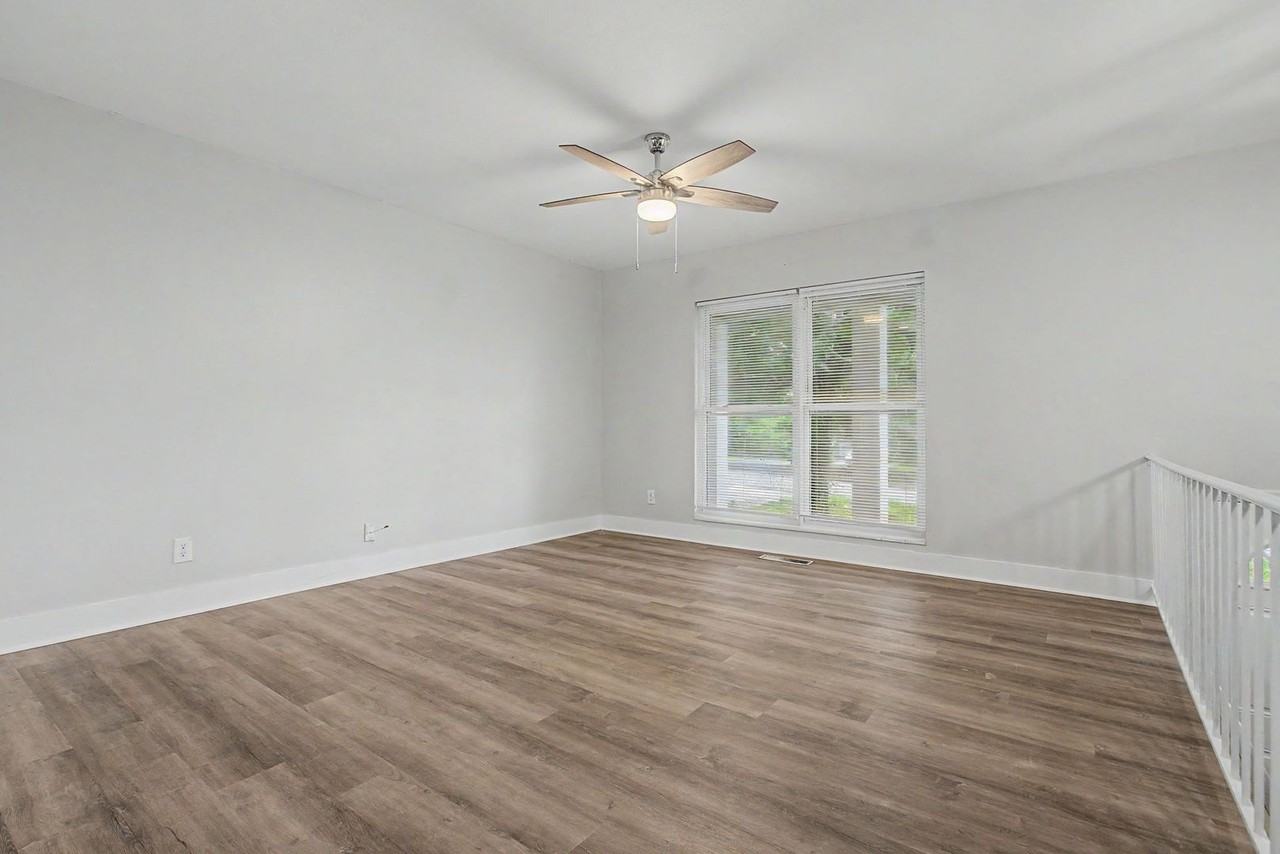 1811 Devra Dr - Photo 5 of 39