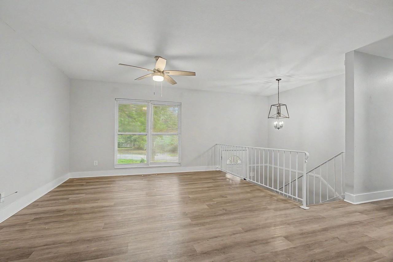 1811 Devra Dr - Photo 6 of 39