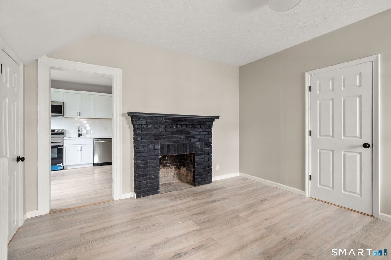 94 Thomas St - Photo 3 of 41