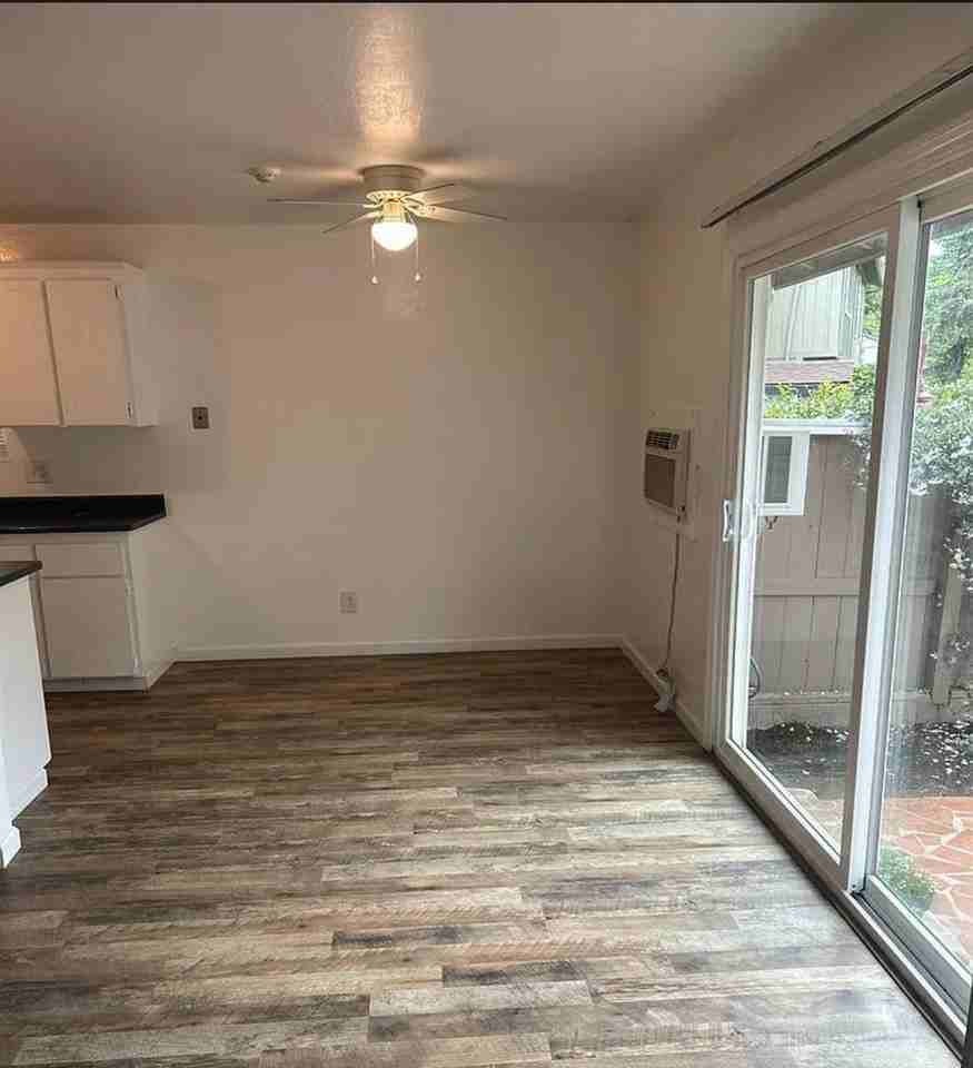 311 Algiers Ct - Photo 3 of 12