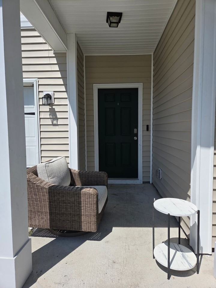 126 Glendale Ln - Photo 3 of 26