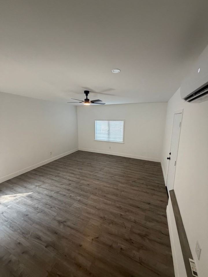 1385 Saint Jean St - Photo 6 of 9