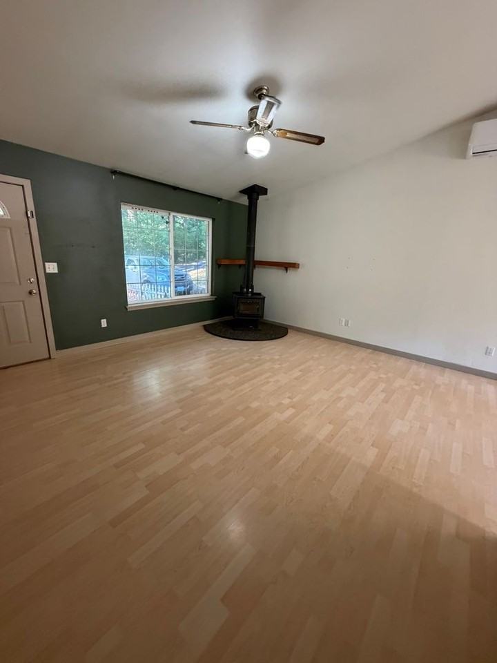 21640 N Clear Lake Blvd Se - Photo 2 of 14
