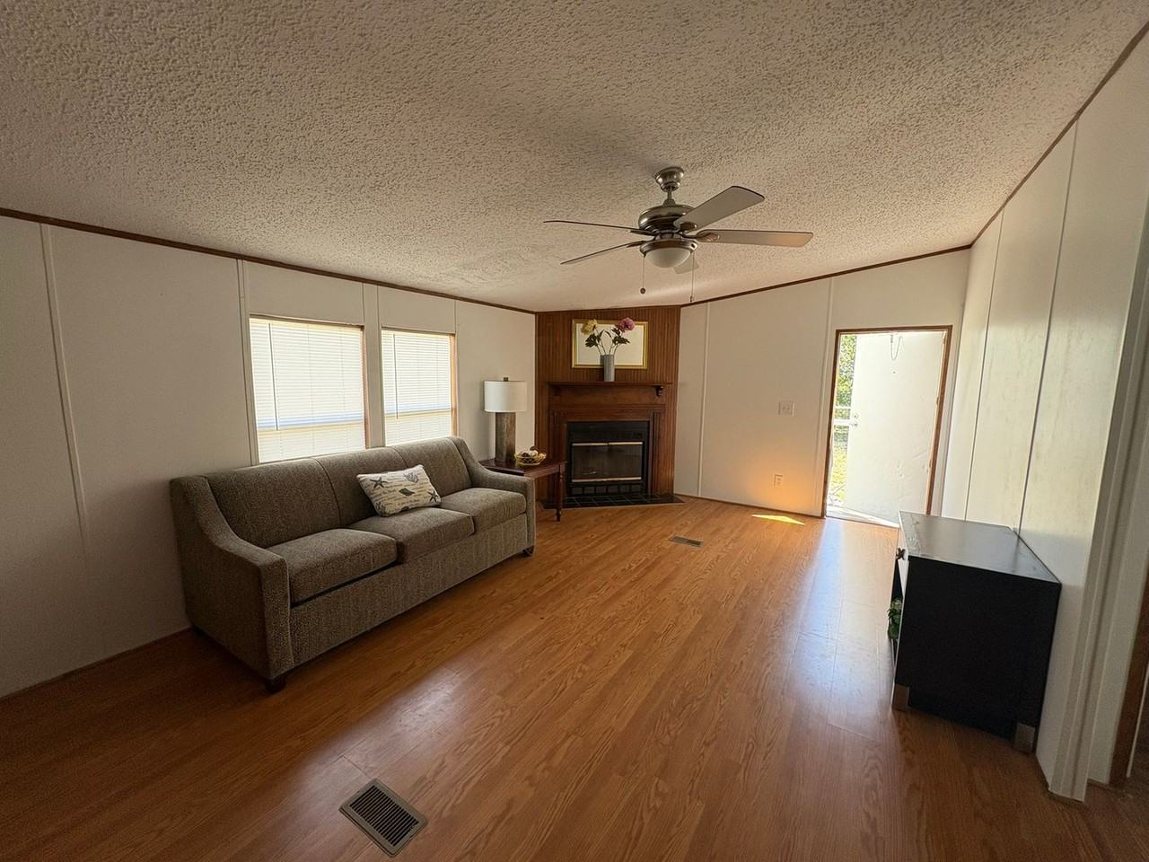 16641 Sw 57th St - Photo 6 of 30