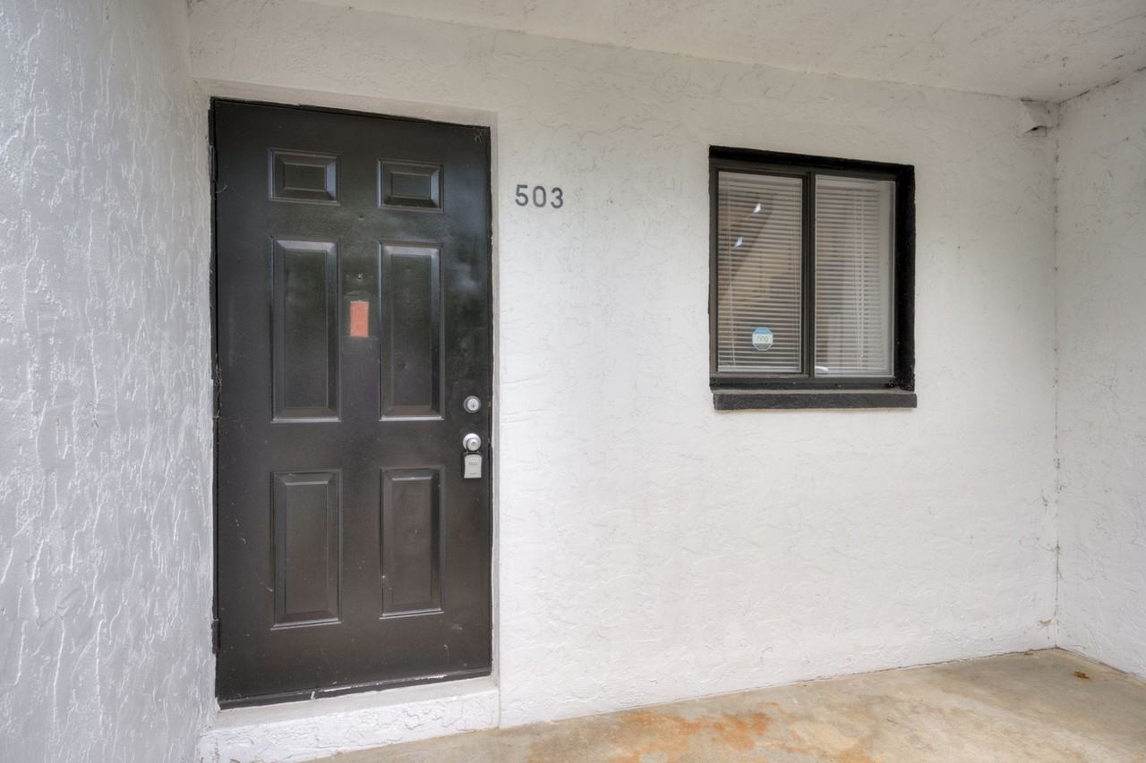 503 Windsong Cir - Photo 4 of 28