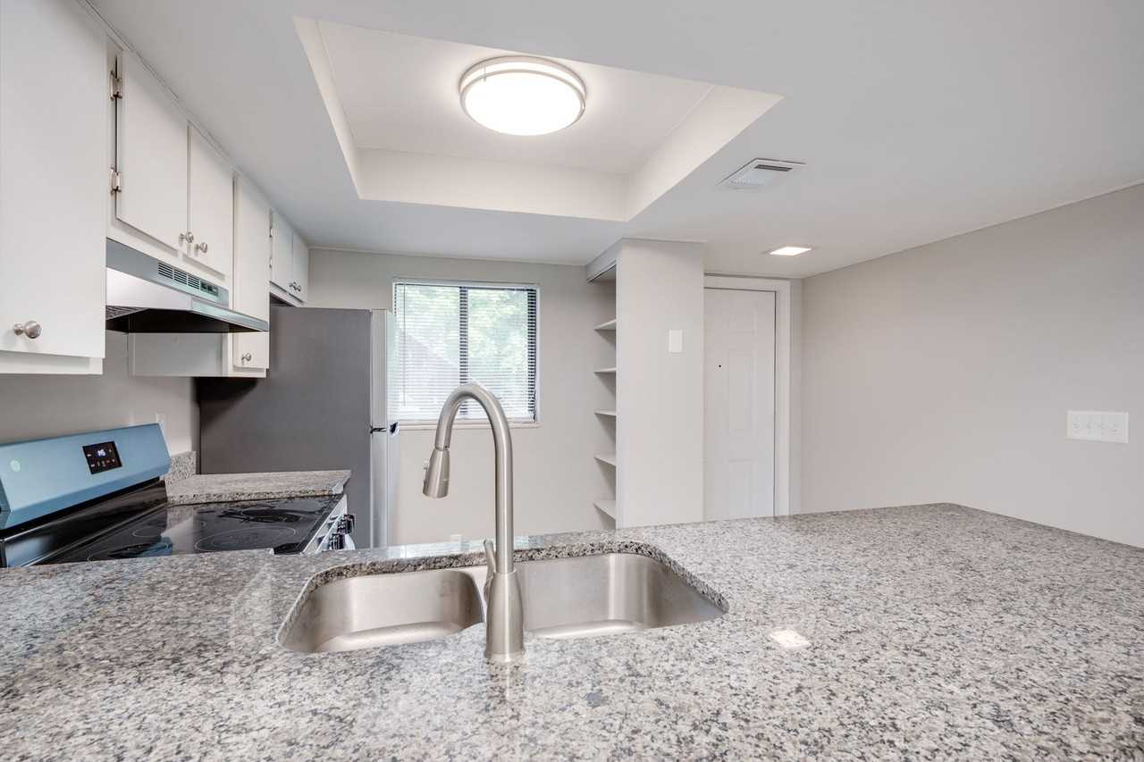 503 Windsong Cir - Photo 7 of 28