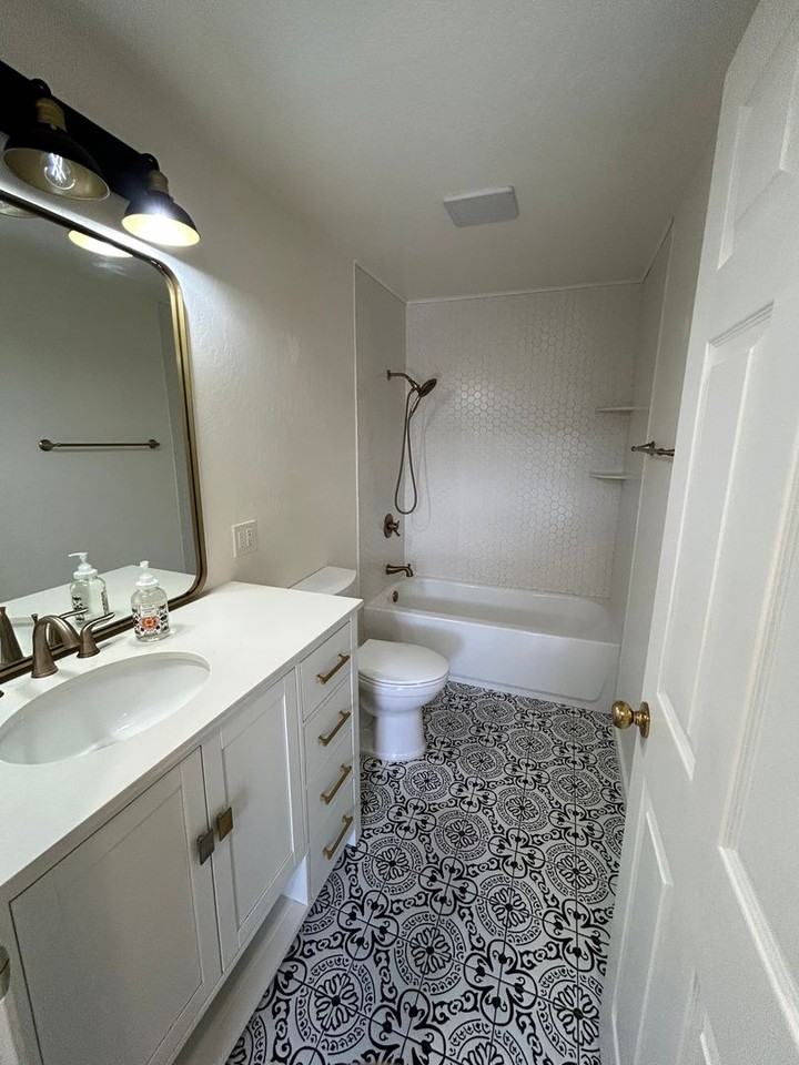 1655 Merian Dr - Photo 7 of 9