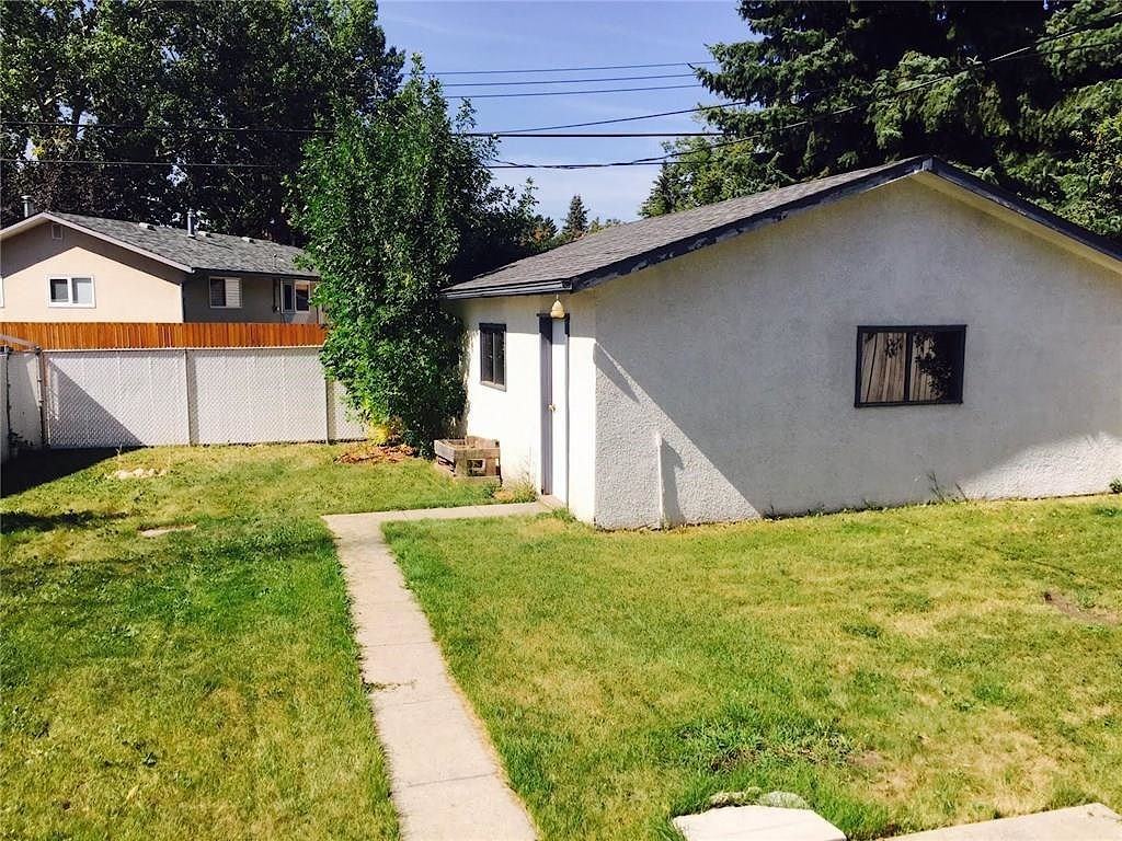 8607 Atlas Dr Se - Photo 2 of 28