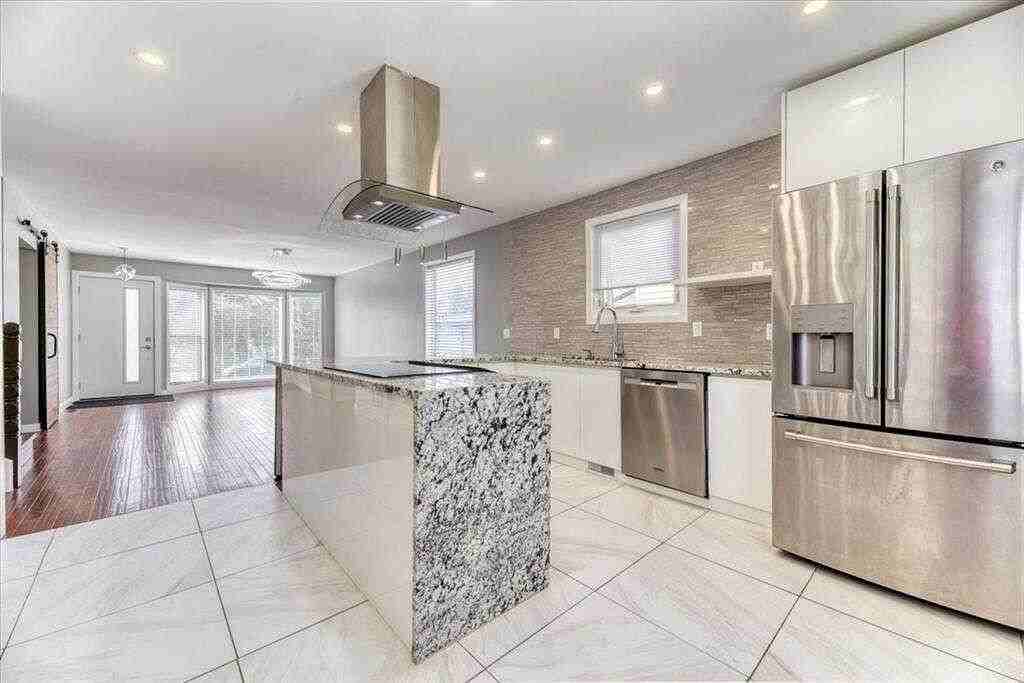 127 Woodstock Rd Sw - Photo 2 of 22