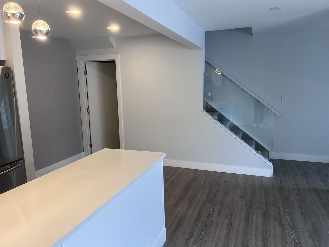 251 - 251 90 Ave Se - Photo 3 of 20