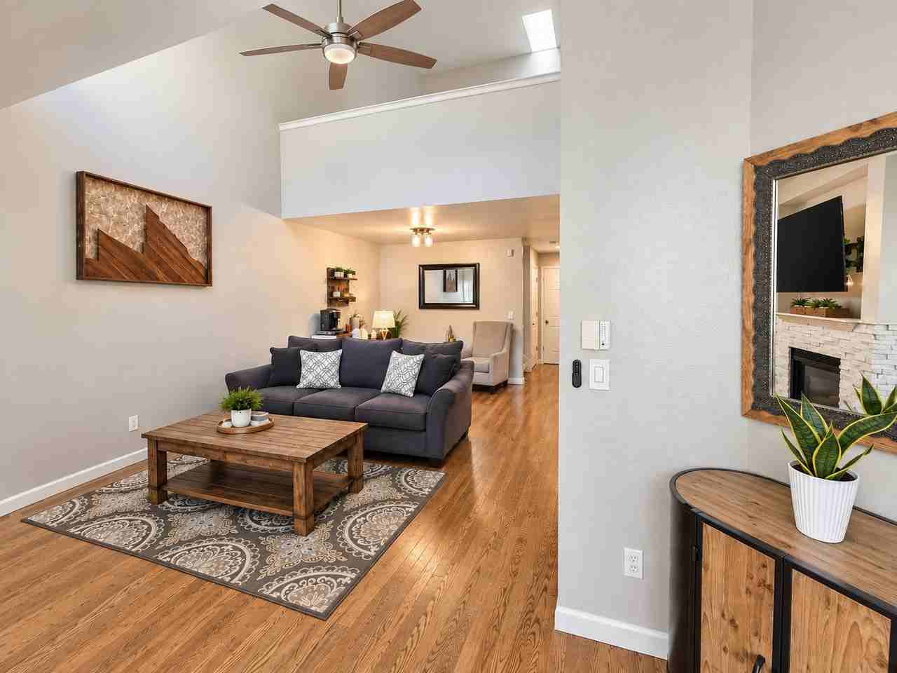 1110 E 130th Ave #B - Photo 3 of 32