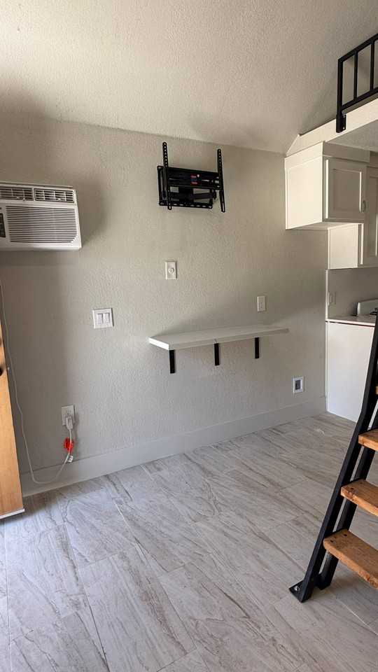 252 N G St #B - Photo 4 of 6