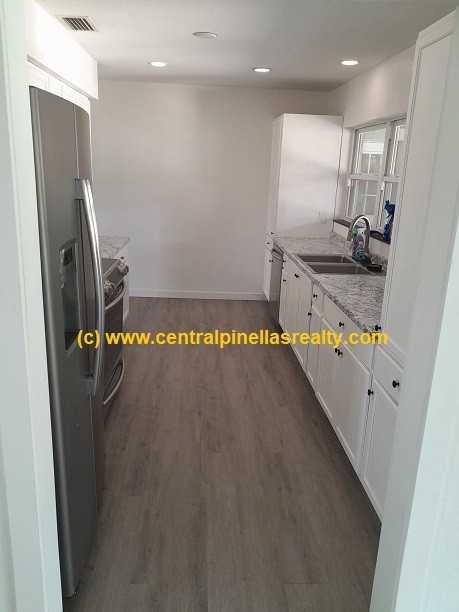 4601 Venetian Blvd Ne #NA - Photo 6 of 31
