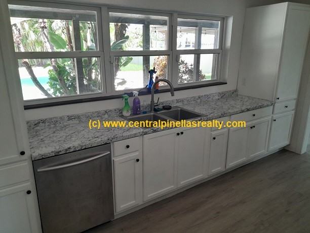4601 Venetian Blvd Ne #NA - Photo 7 of 31