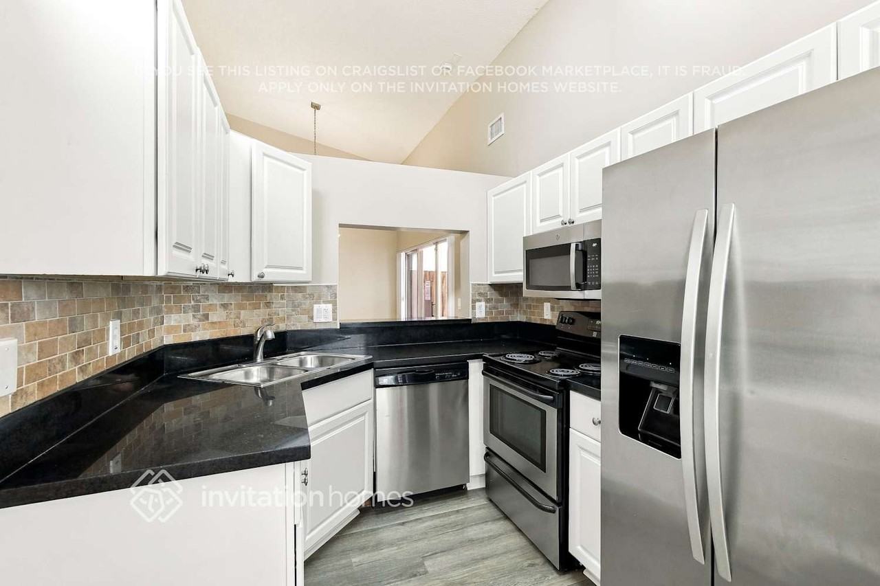 22250 Sw 101st Avenue Rd - Photo 6 of 17