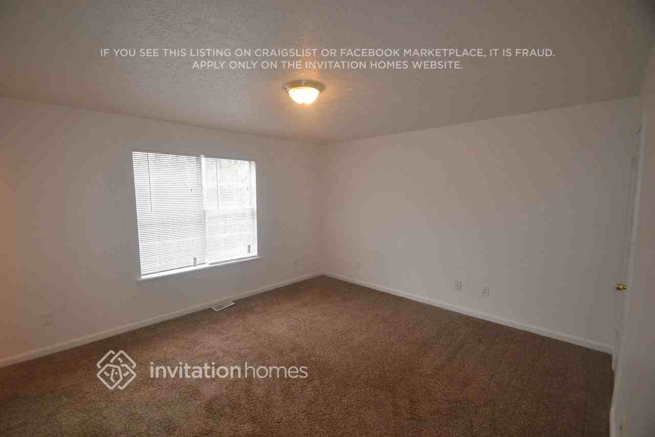 295 Rustin Dr - Photo 5 of 10
