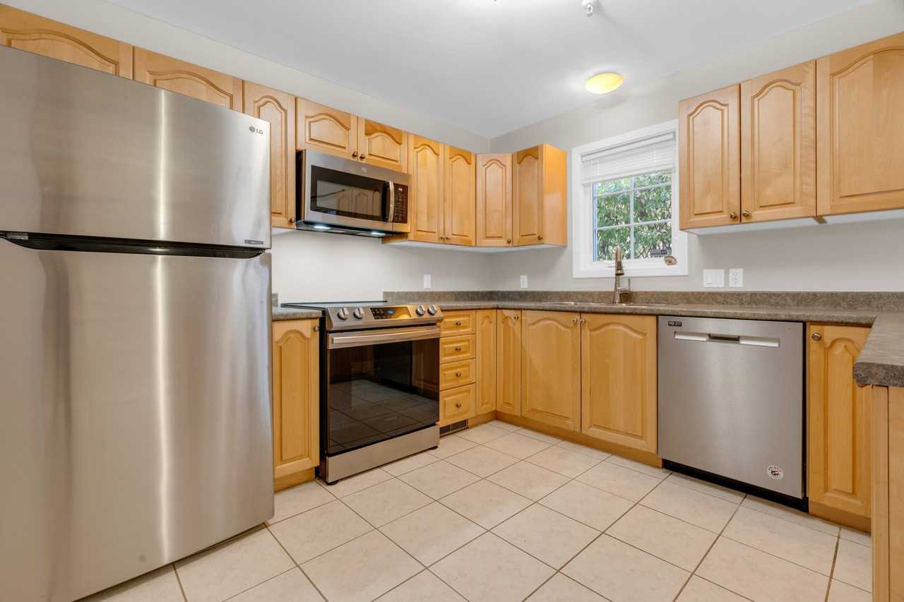 179 Littleton Road - 4Unit 4 #4 - Photo 3 of 19