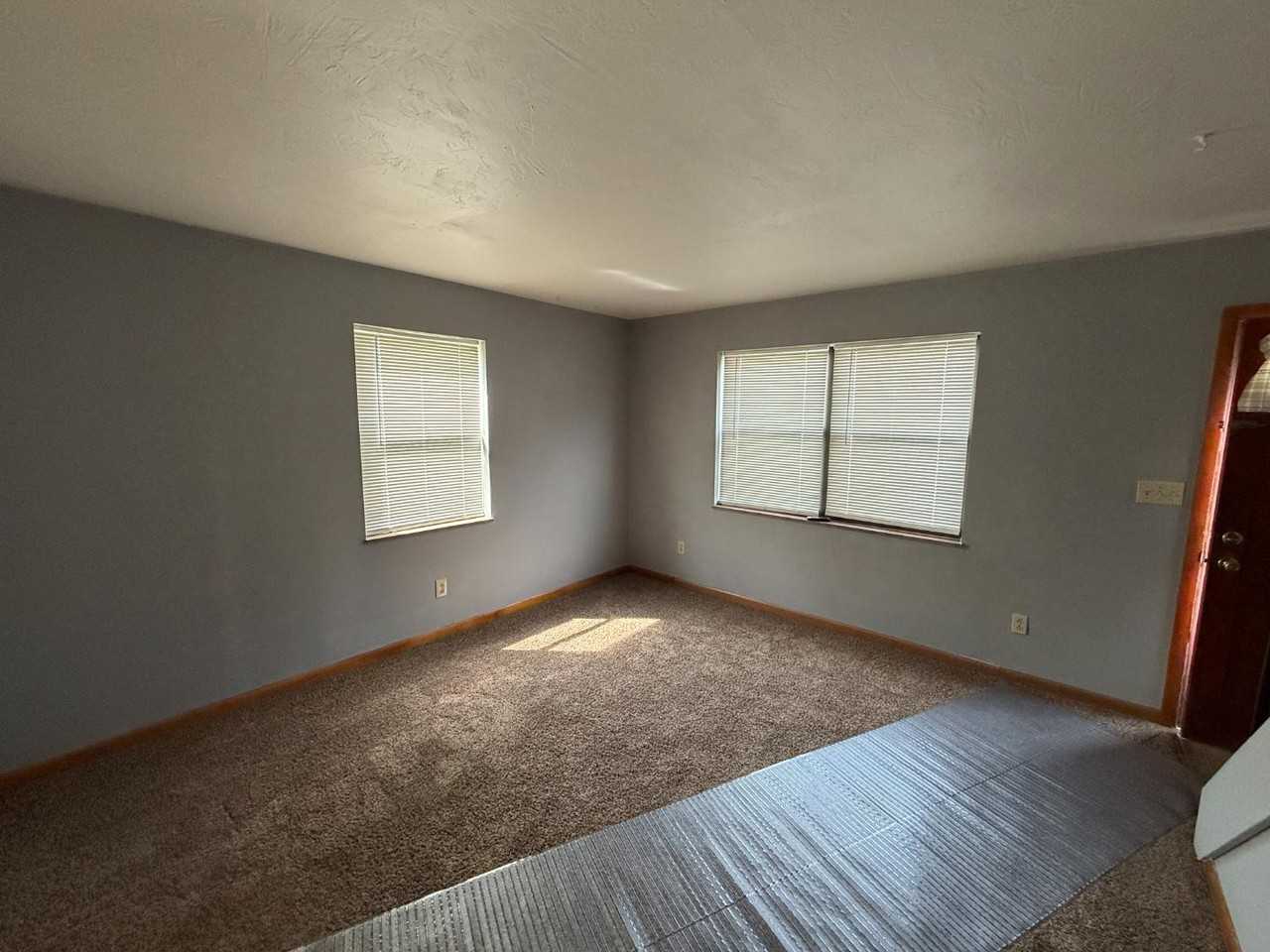 1746 Morningside Dr - Photo 4 of 20