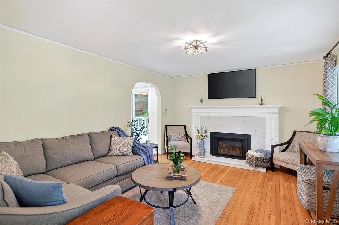 23 Cobey Ter - Photo 2 of 12