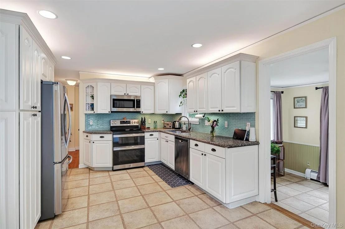 23 Cobey Ter - Photo 3 of 12