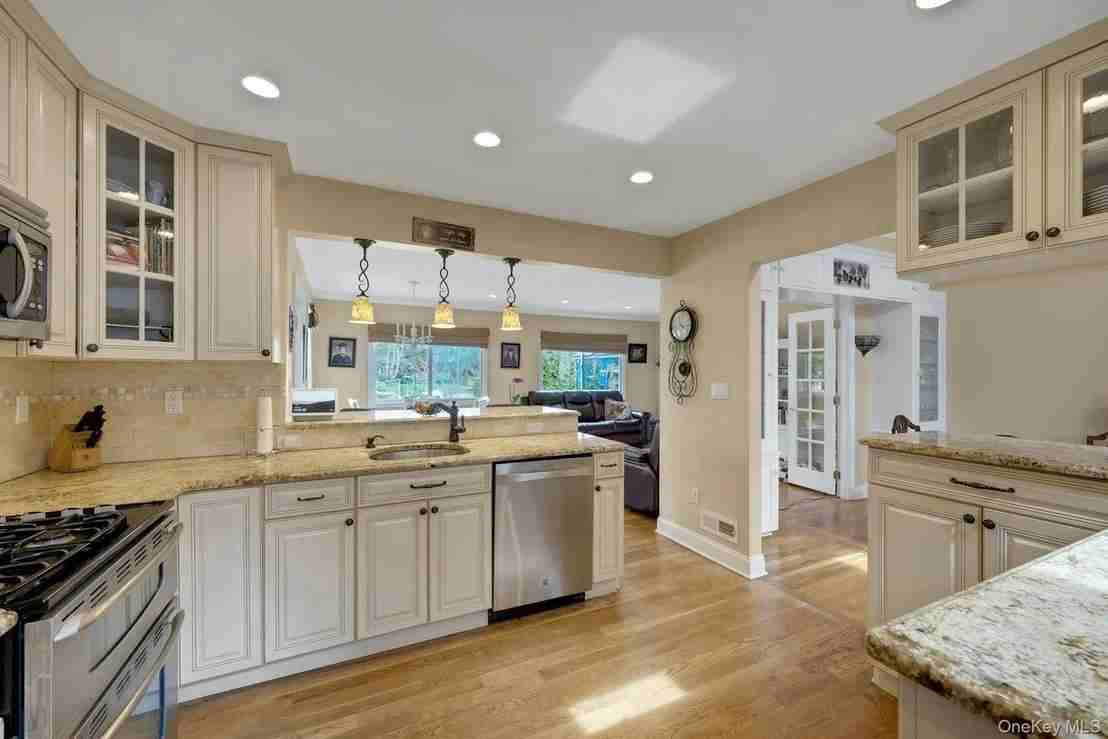 5 Boulder Ln - Photo 6 of 10