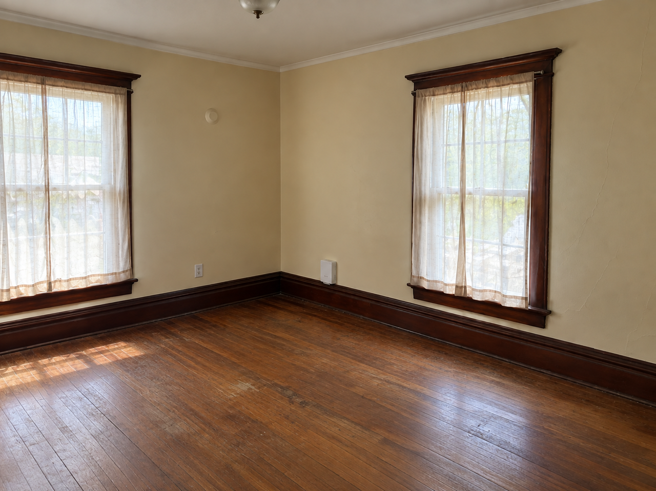 518 1/2 Locust St #1-2 - Photo 5 of 9