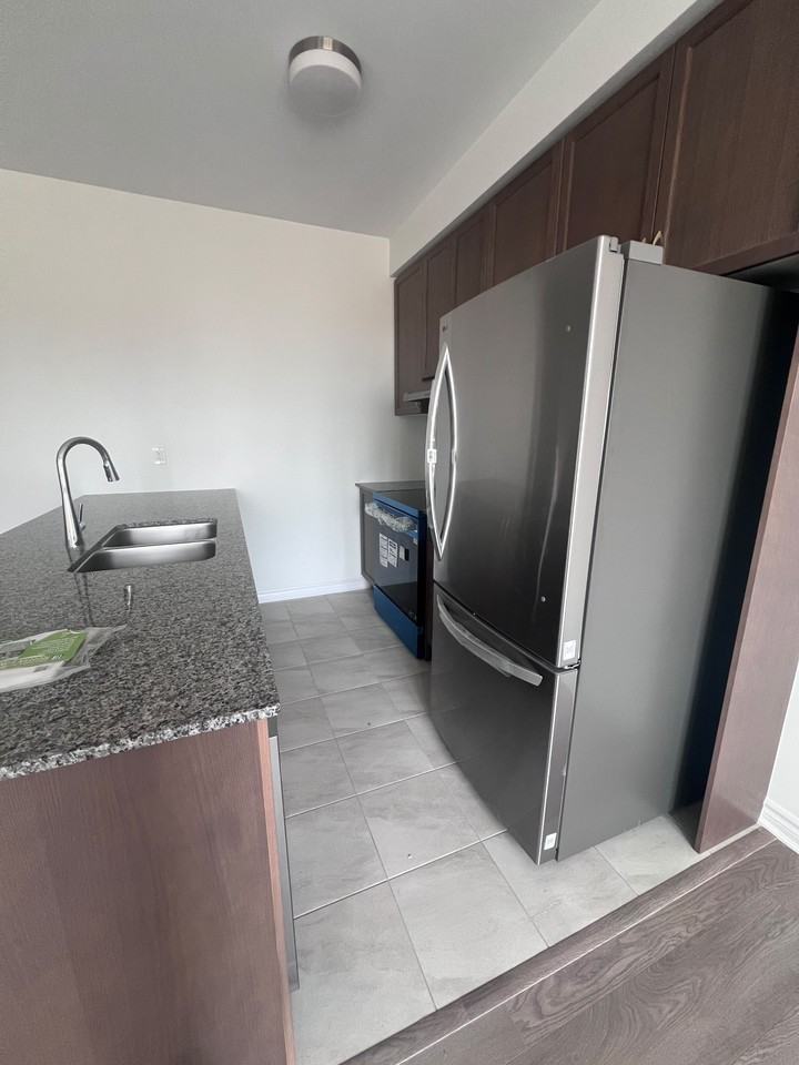 8 Thornbird cres #Bsmt - Photo 2 of 13