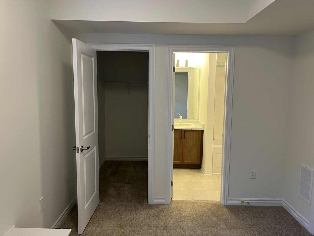 8 Thornbird cres #Bsmt - Photo 6 of 13