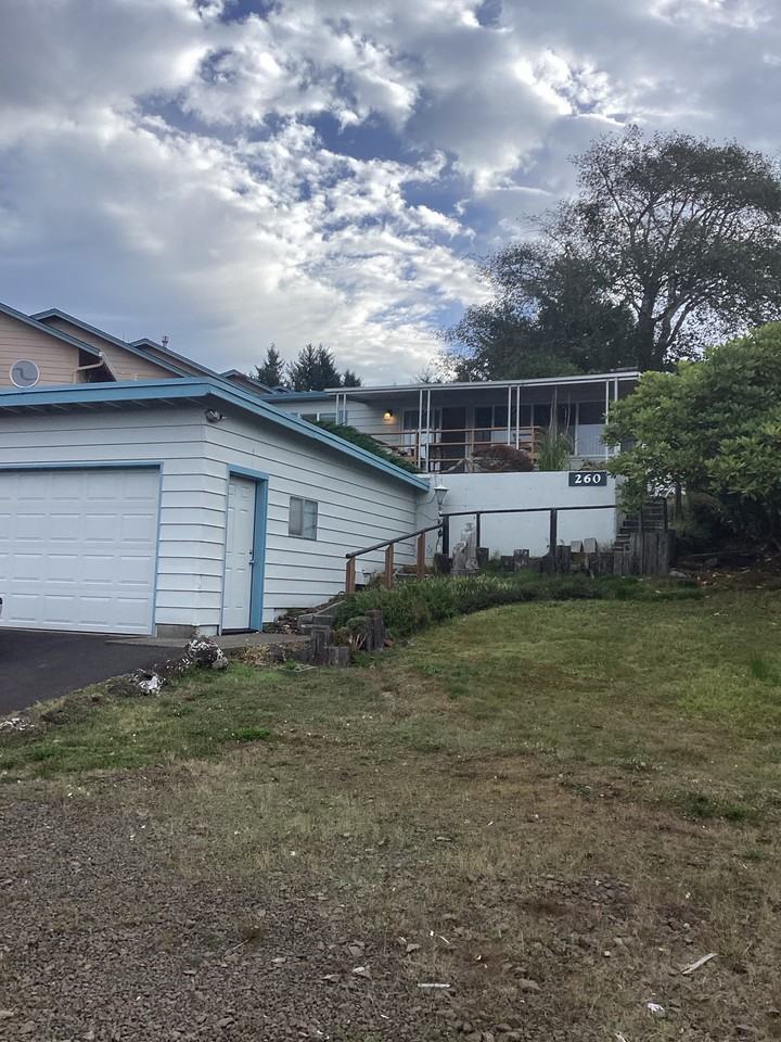 260 Se Coast Guard Dr #1