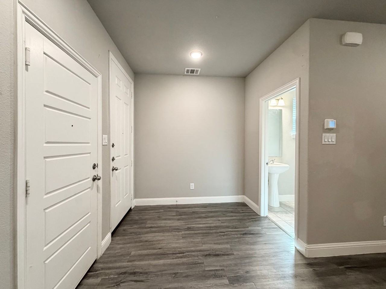 4927 Sanger Circle Dr - Photo 2 of 27