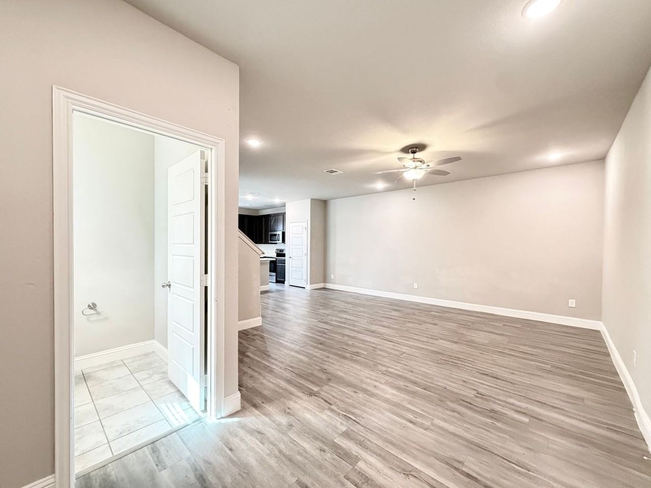 4927 Sanger Circle Dr - Photo 3 of 27