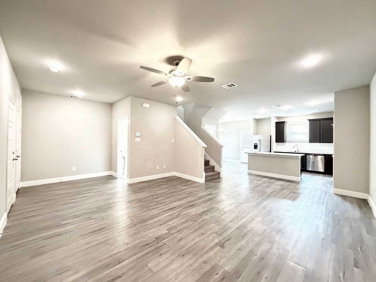 4927 Sanger Circle Dr - Photo 5 of 27