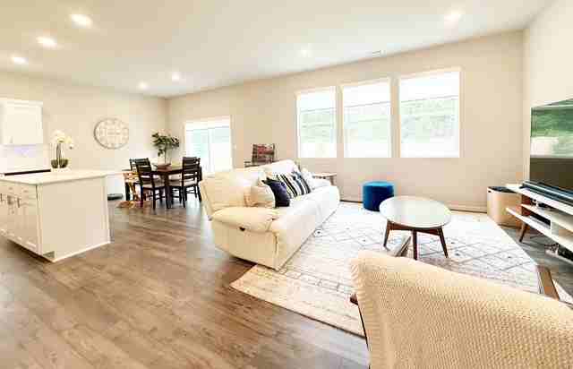 1367 Sw Fielder Pl #1 - Photo 7 of 39