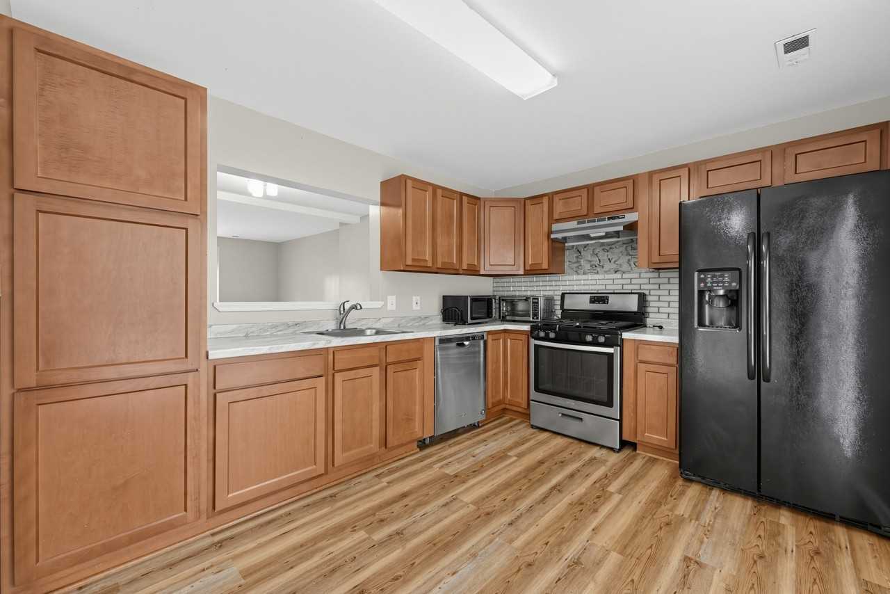 910 Southern Ave Se #1 - Photo 2 of 16