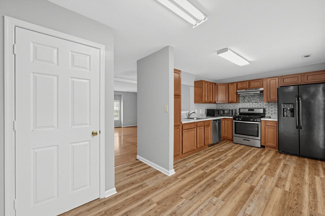 910 Southern Ave Se #1 - Photo 3 of 16