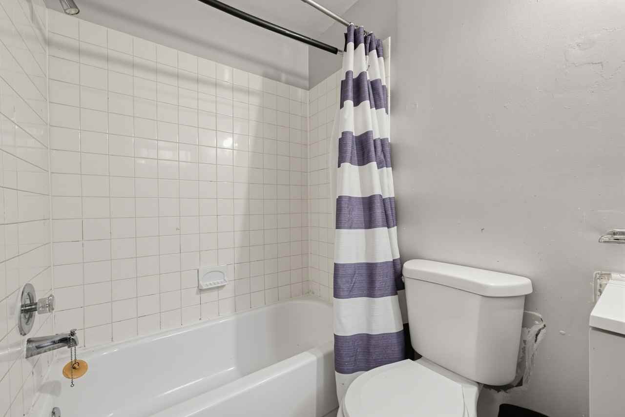 910 Southern Ave Se #1 - Photo 5 of 16
