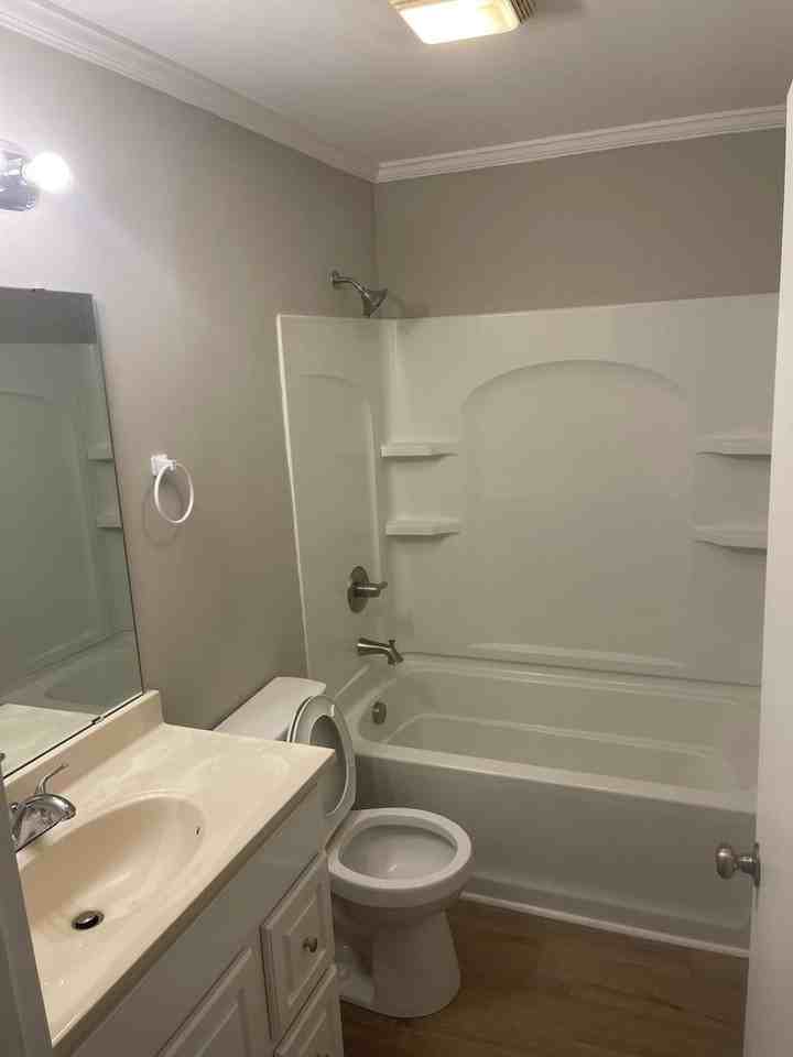 1425 Parkhurst Dr - Photo 3 of 4